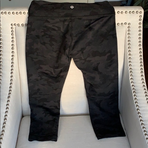 Lululemon Capri - Picture 2 of 3